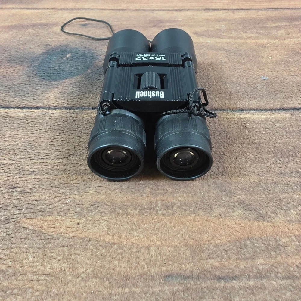 Bushnell Binoculars Mens OS Black Good 16x32 Compact Roof Prism with Case